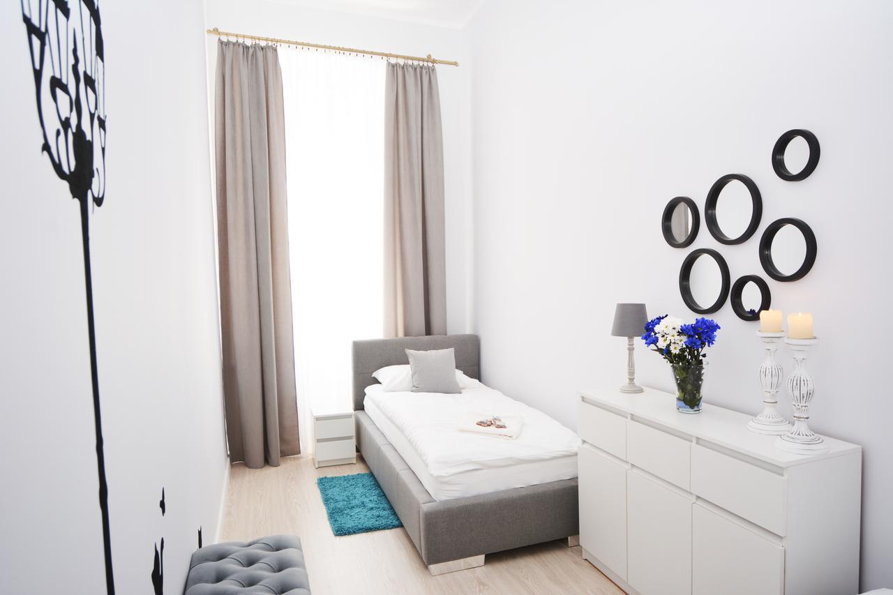 Apartament Pod Kopernikiem II Торунь Екстер'єр фото